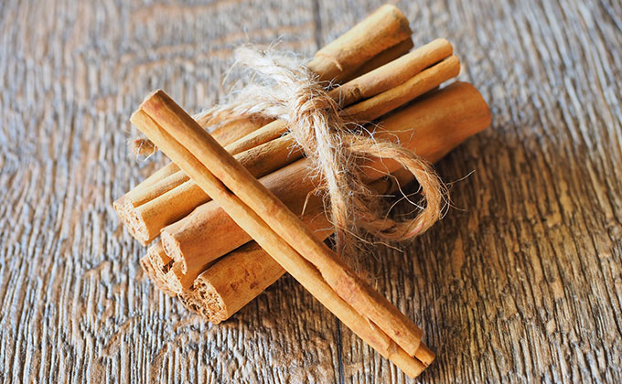 Cinnamon color