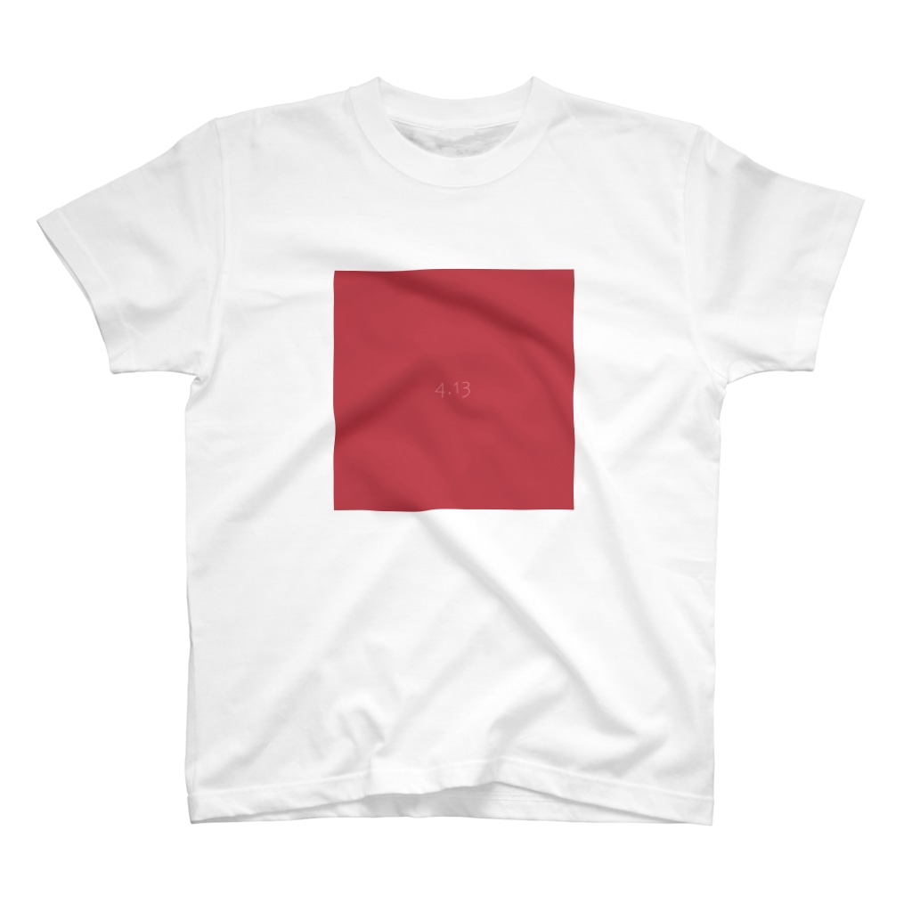 4月13日の誕生色「ロココ・レッド」のTシャツ