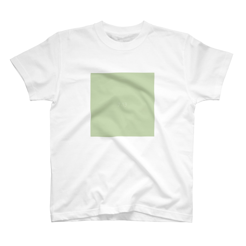 7月13日の誕生色「シーフォーム・グリーン」のTシャツ