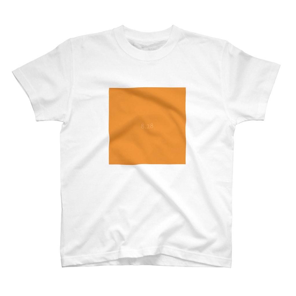 8月28日の誕生色「アプリコット」のTシャツ
